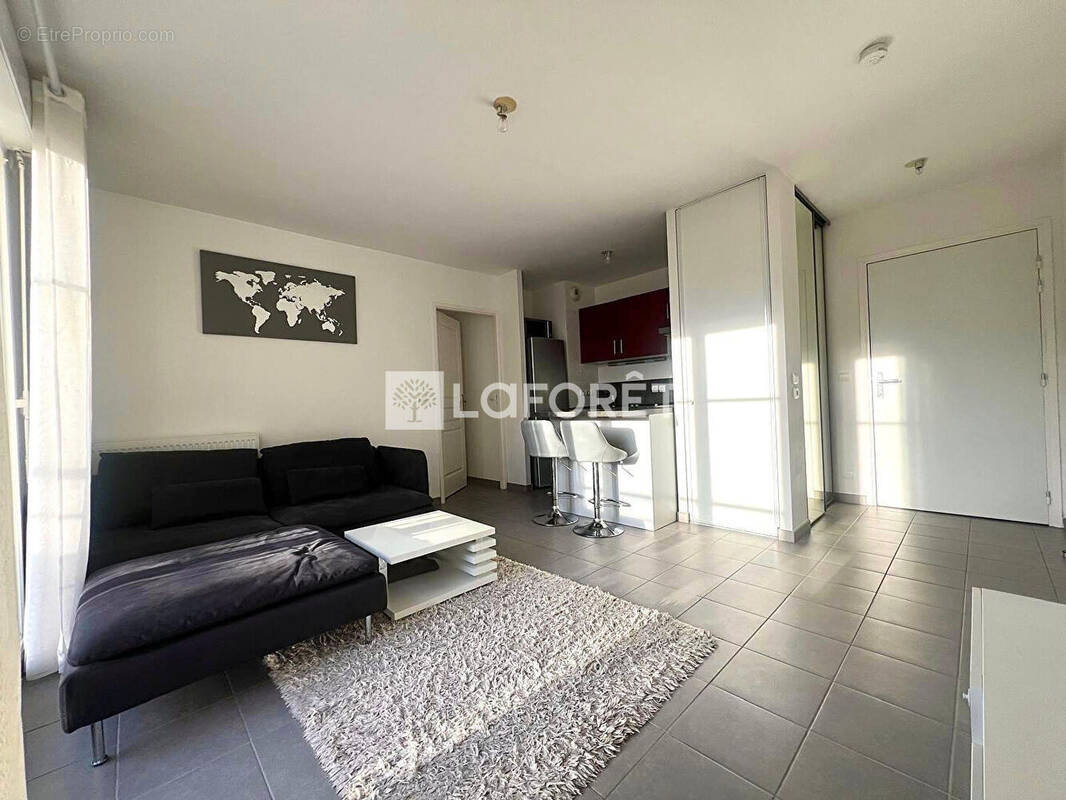 Appartement à SARTROUVILLE