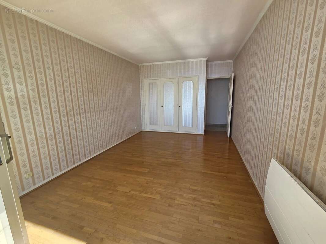 Appartement à VILLENEUVE-LOUBET