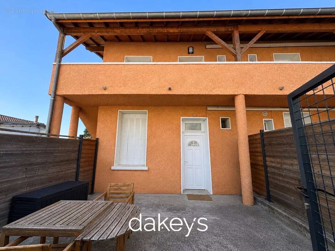 Appartement à SAINT-PIERRE-DE-CHANDIEU