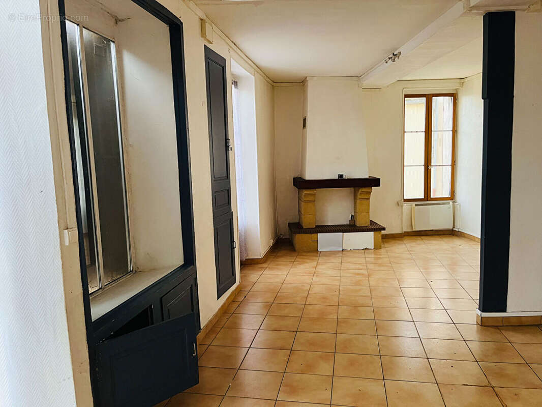 Maison à CHEMILLY-SUR-YONNE