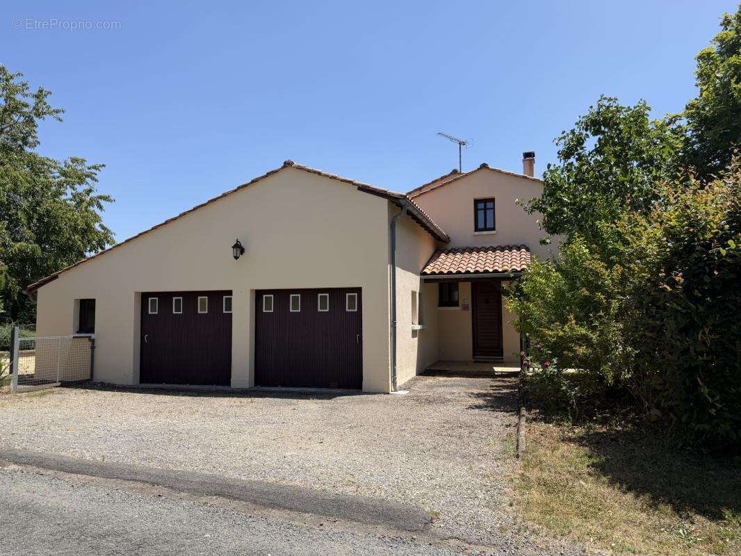 Maison 4 chambres et double garage - photo 2