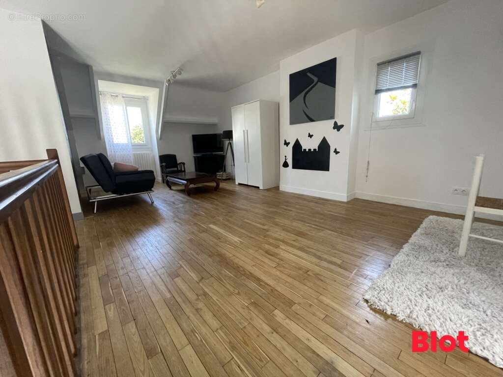 Maison 168 m² à Saint-Meloir-Des-Ondes  - photo 8