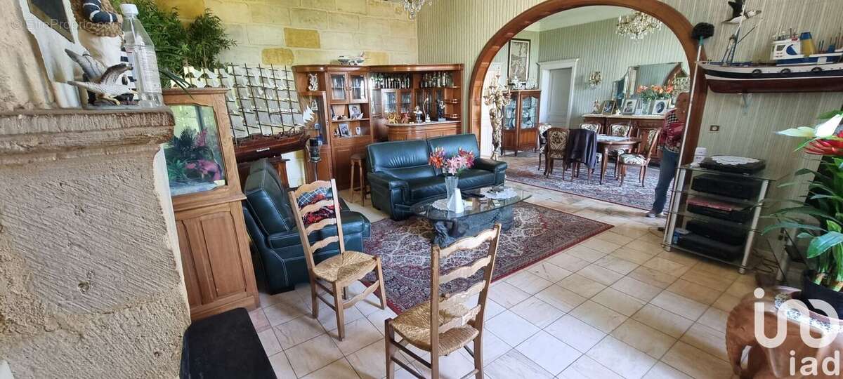 Maison 260 m² à Isle-Saint-Georges  - photo 6