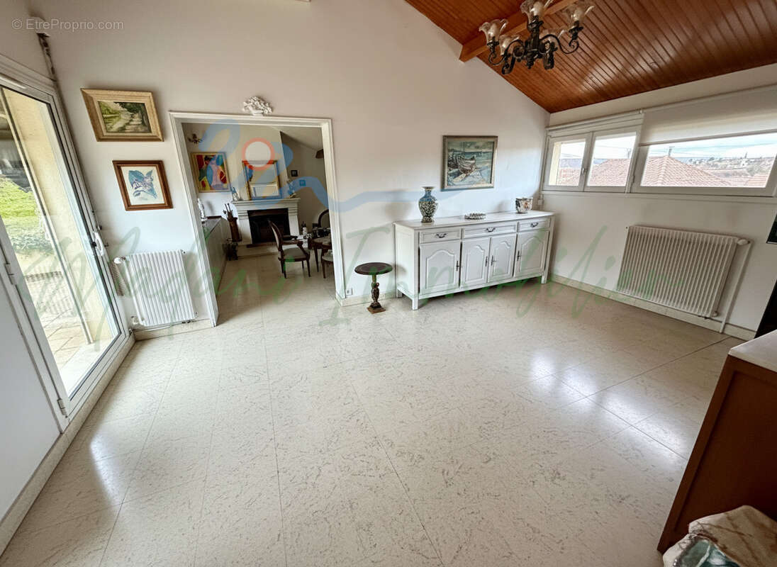 Maison à BONNIERES-SUR-SEINE