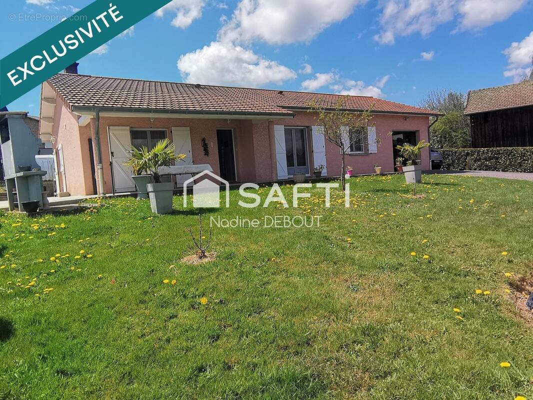 Photo 1 - Maison à SAINT-JUST-EN-CHEVALET
