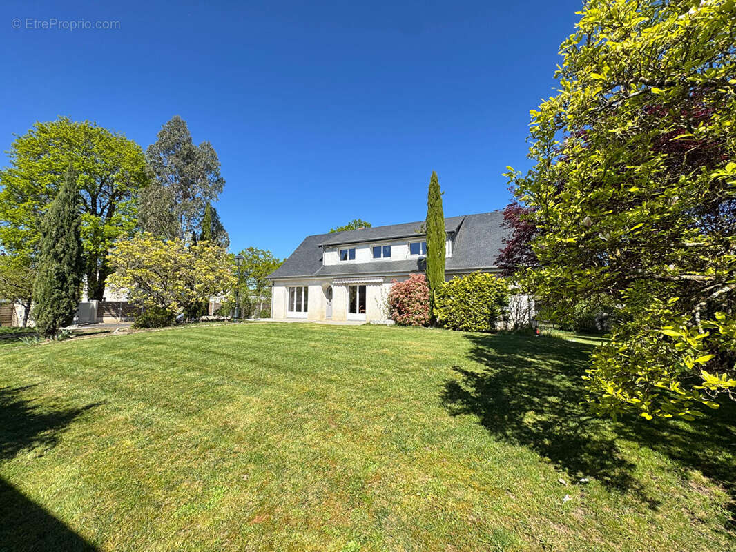 Maison à SAINT-PRYVE-SAINT-MESMIN