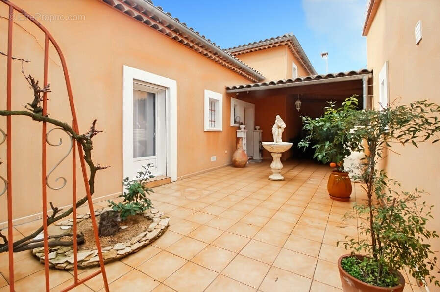 Maison Tresques 6 pièce(s) 180 m2 - photo 10