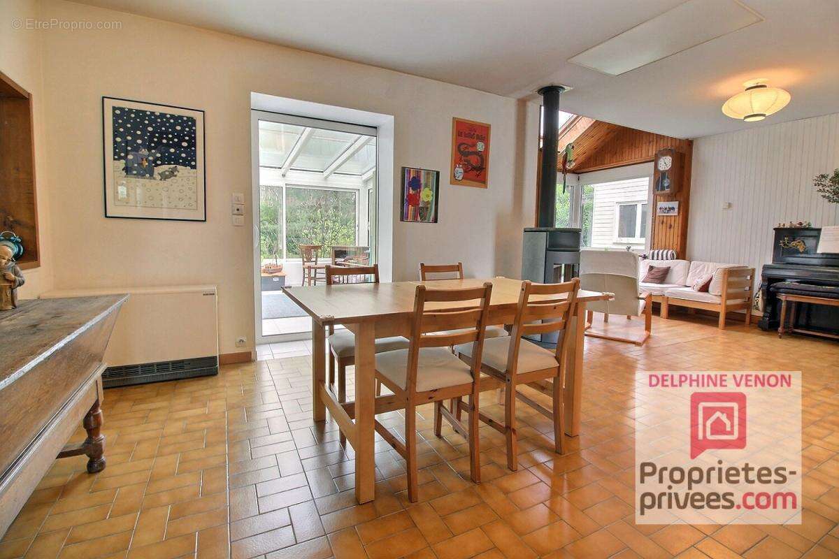 Exclusivité - Maison  familiale de 200 m² à Donnery quartier des grands billons  sur un magnifique terrain  de 5 945 m² - photo 4