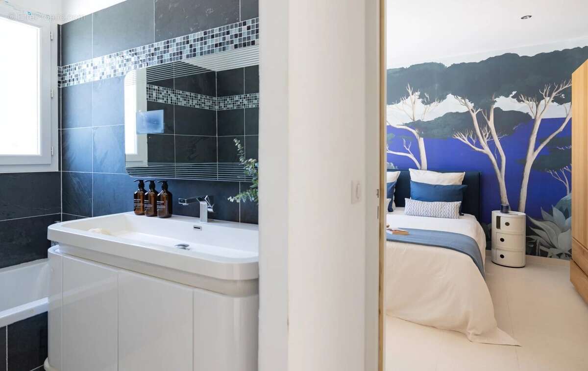 Maison à ROQUEFORT-LES-PINS