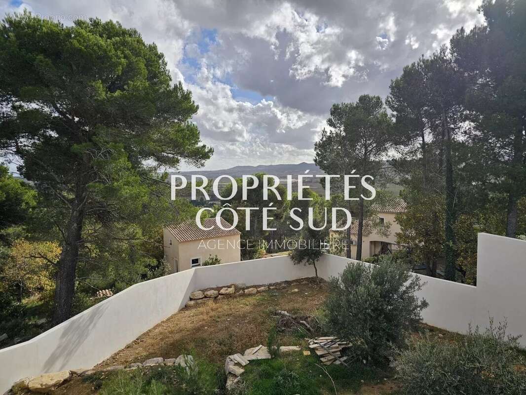 Maison à LAUDUN-L&#039;ARDOISE