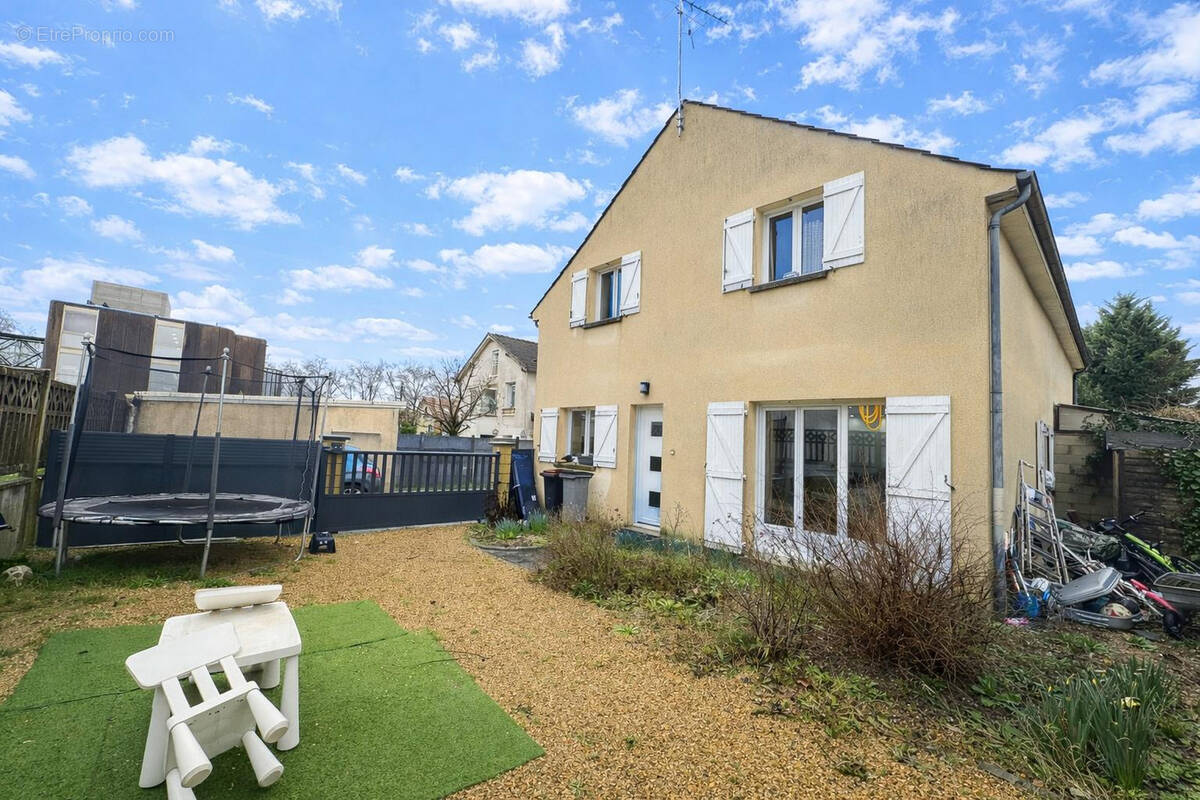 Maison à VIRY-CHATILLON