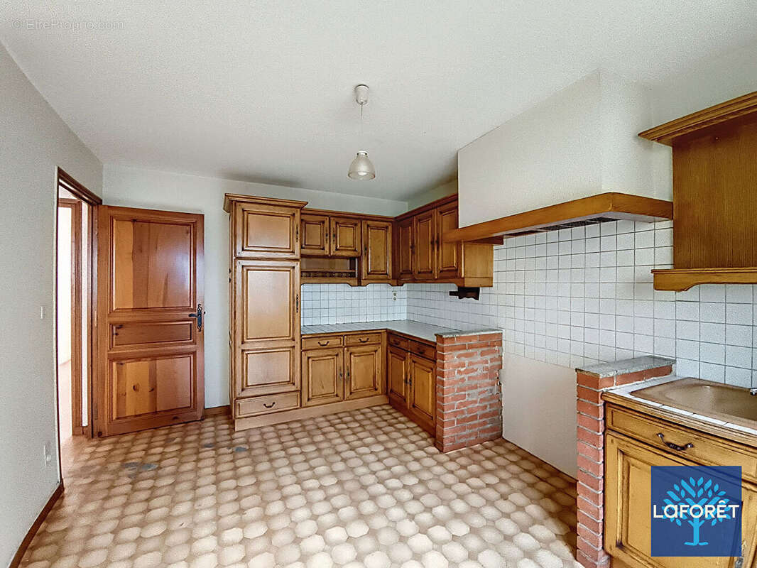 Maison de ville, sous -sols, jardin et un garage - photo 8