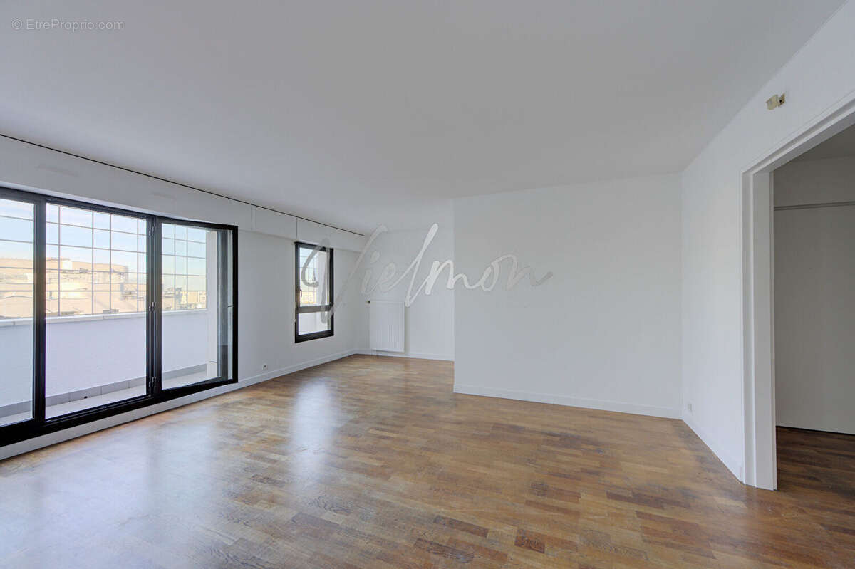 Appartement à LEVALLOIS-PERRET
