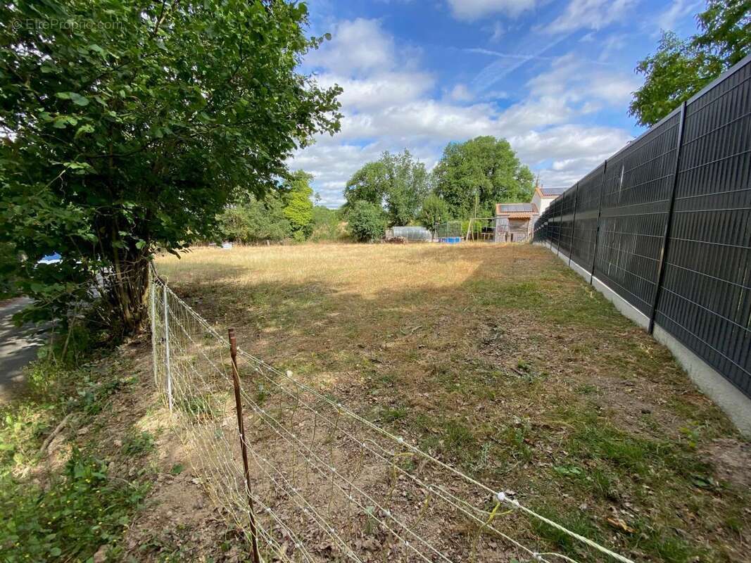 Terrain 627 m² à Getigne  - photo 2