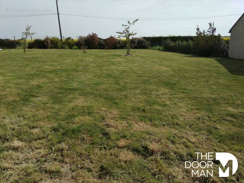 Terrain à BERCHERES-SAINT-GERMAIN