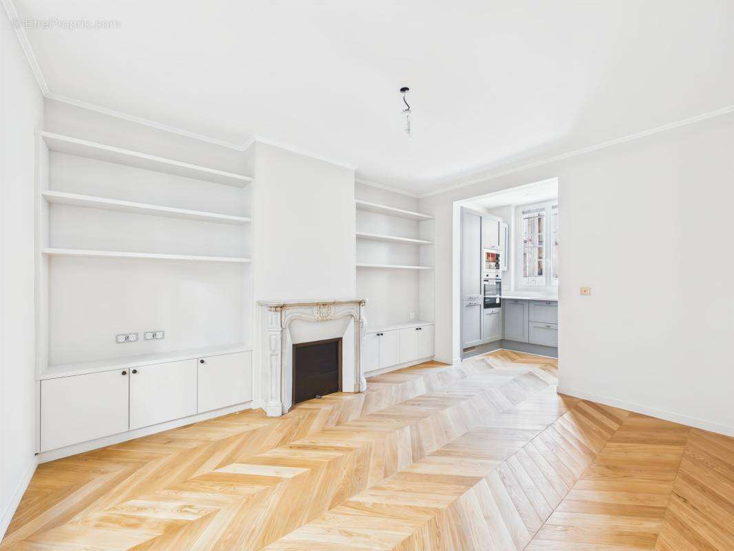 Appartement à PARIS-14E