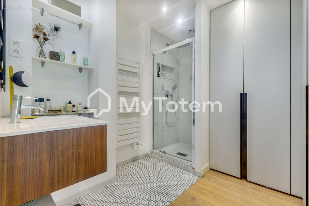 Appartement à PARIS-18E