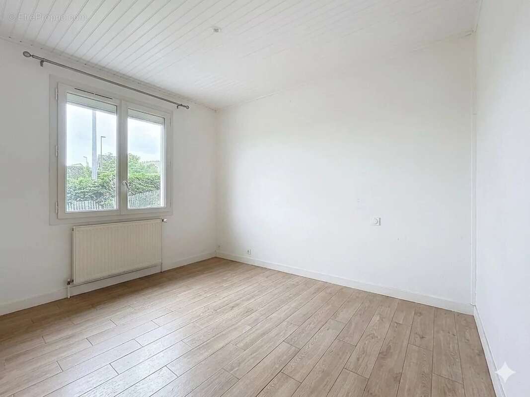 Maison 98 m² à Saint-Arnoult  - photo 4