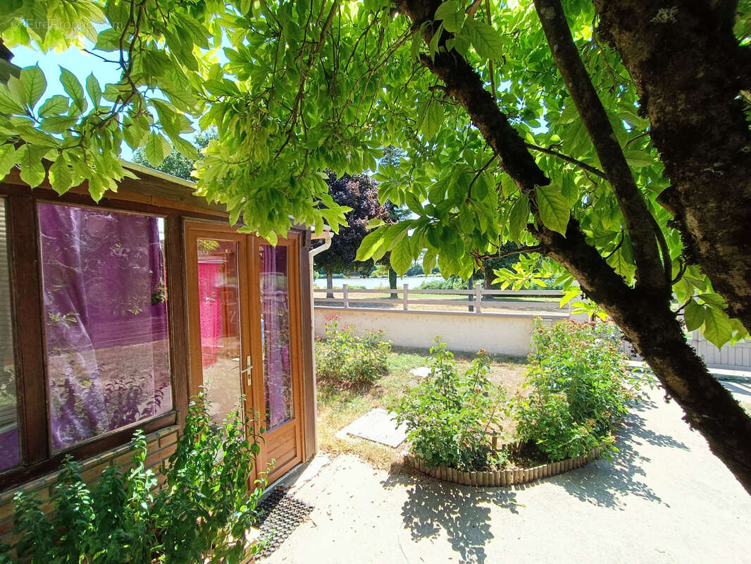 Maison à PRECY