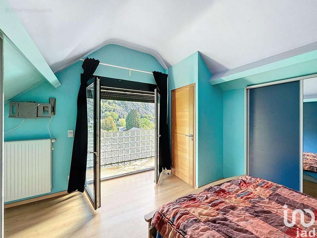 Photo 8 - Commerce à CHOOZ