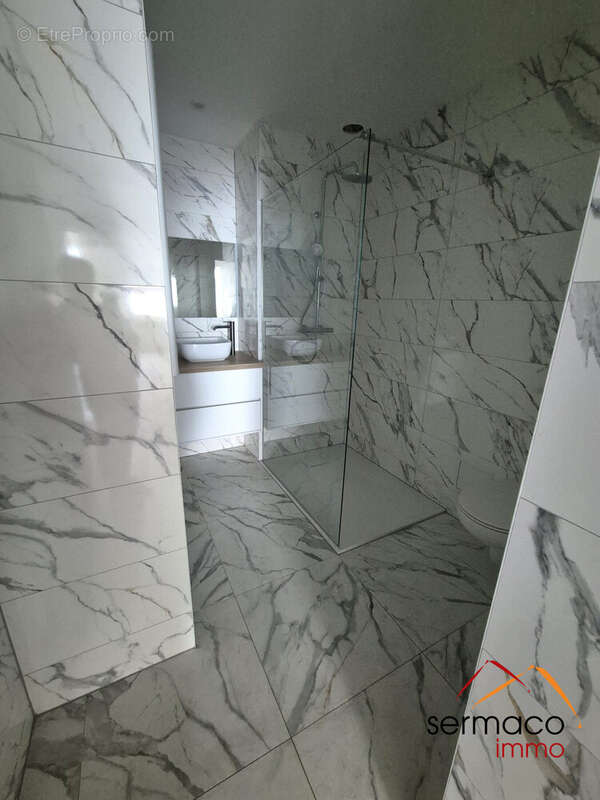 SDB - Appartement à SARREGUEMINES