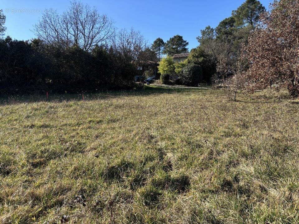 Terrain à AUBENAS