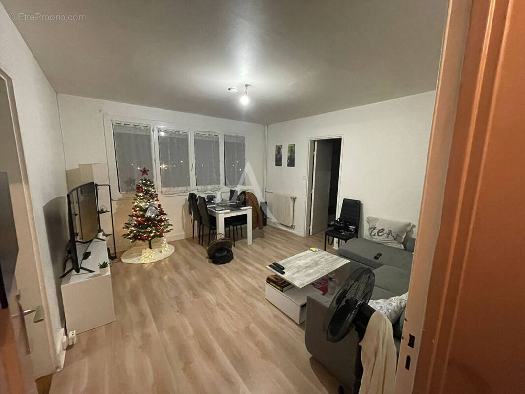 Appartement à SAINT-JEAN-DE-BRAYE