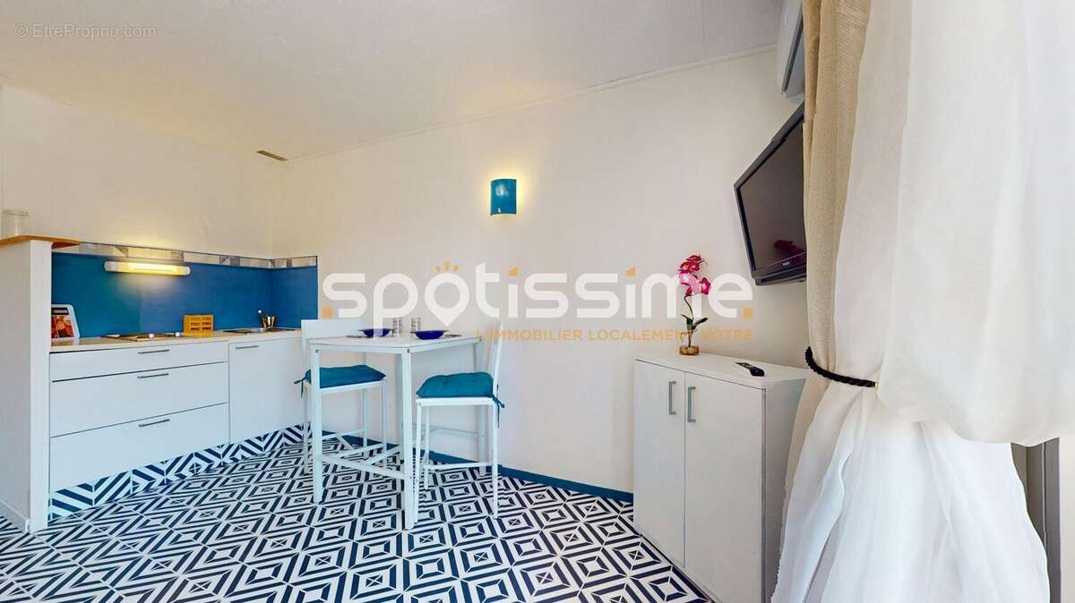 Studio climatisé avec ascenseur, piscine et gardien  Centre Port du Cap d'Agde - photo 8