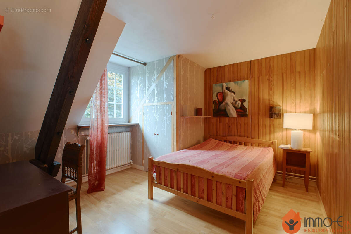 Maison à CONDE-SAINTE-LIBIAIRE