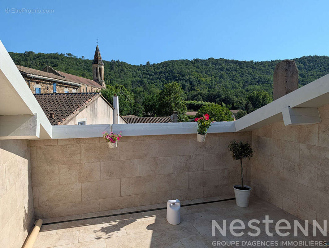 Exclusivité NESTENN : Superbe appartement 4 pièces avec terrasse à Collobrières - photo 3