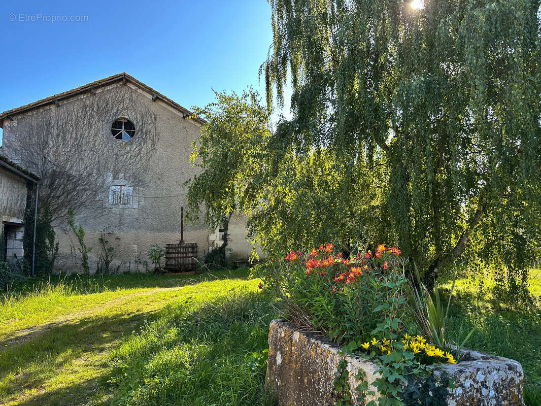 Maison à VILLARS-EN-PONS