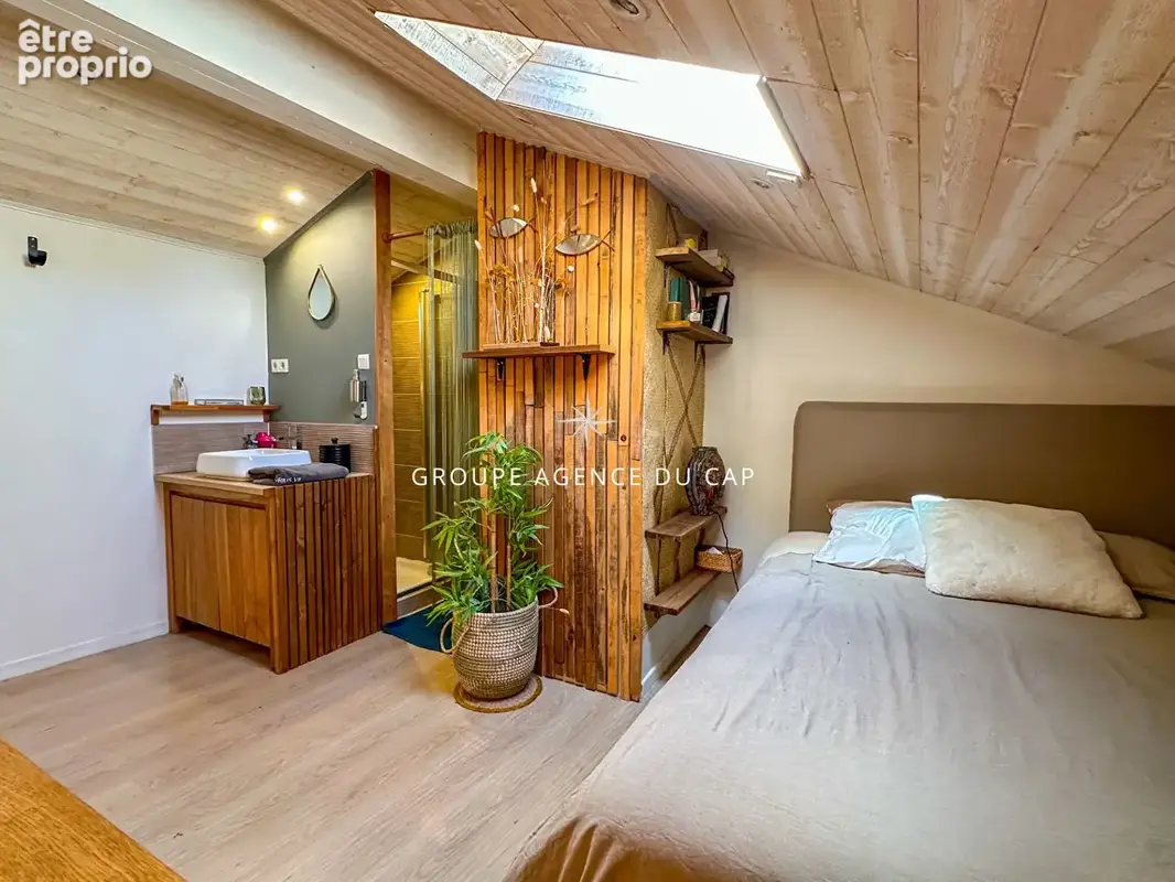 A vendre villa 168m² 5 chambres en suite appartement independant et communiquant piscine et mer a 400m, à15min a pied du centre  - photo 7