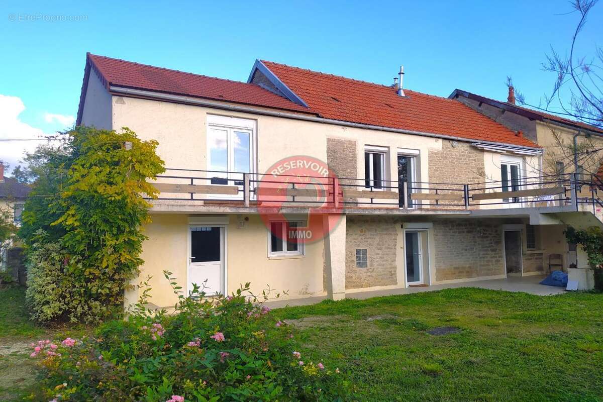 Maison à FAIN-LES-MONTBARD