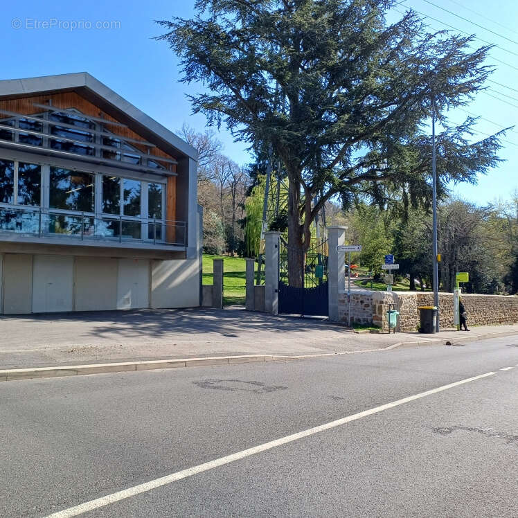 Parking à SAINT-ETIENNE