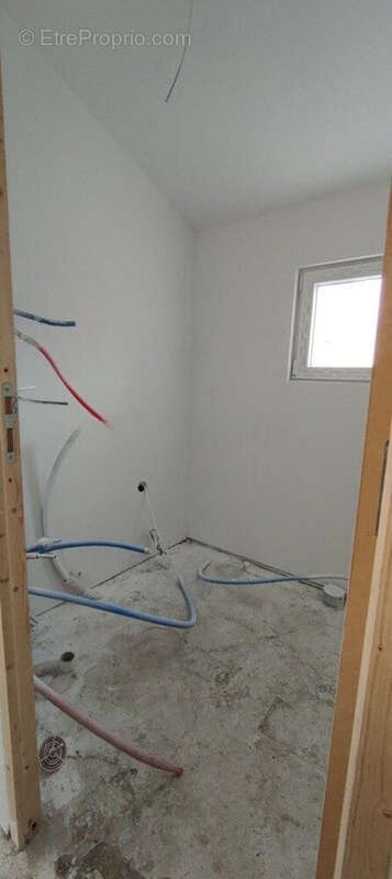 Buanderie Wc - Maison à BOIS-DE-CENE