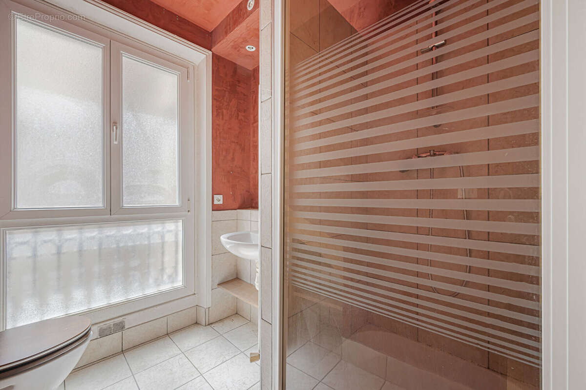 Appartement à PARIS-14E