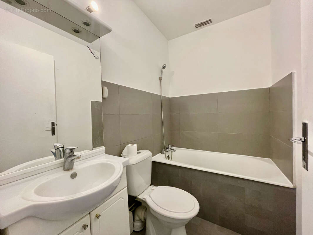 Appartement à LES PAVILLONS-SOUS-BOIS