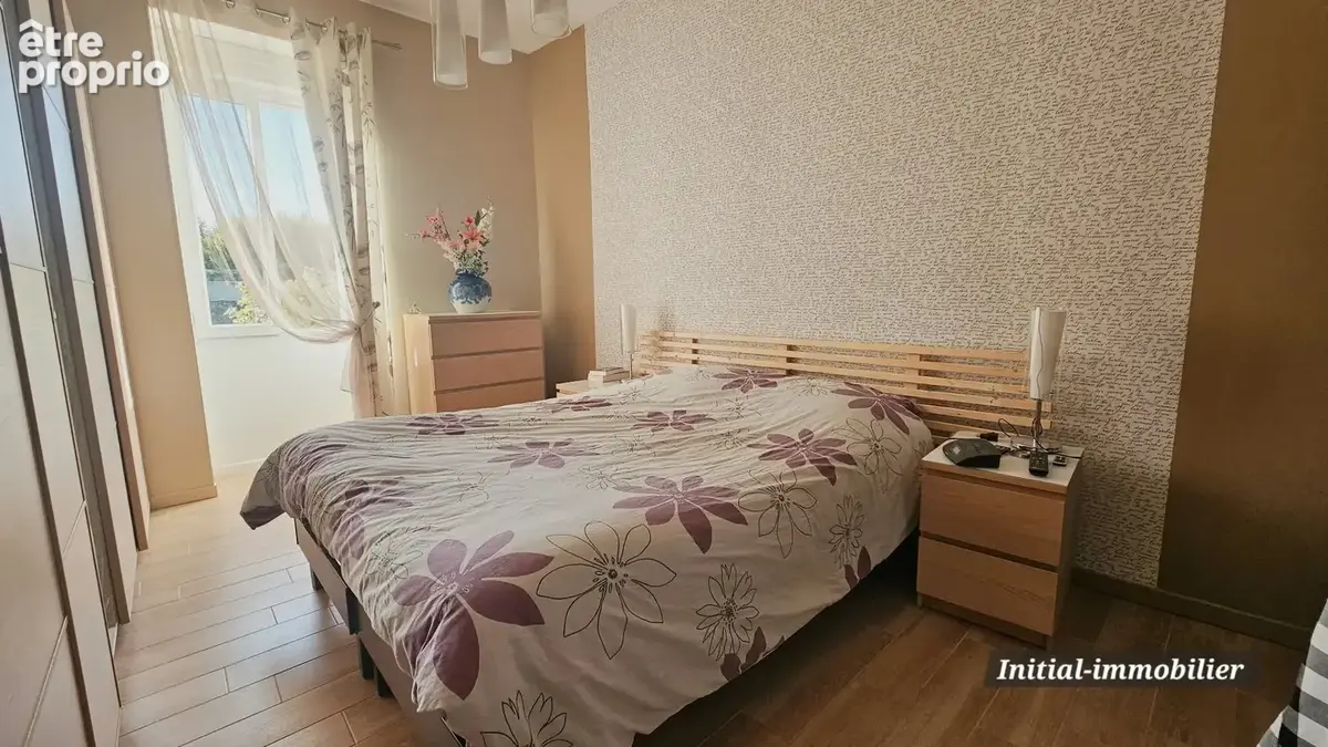 Maison de village rénovée de 125 m2 avec sa dépendance chauffée et terrain de 540 m2 - photo 4