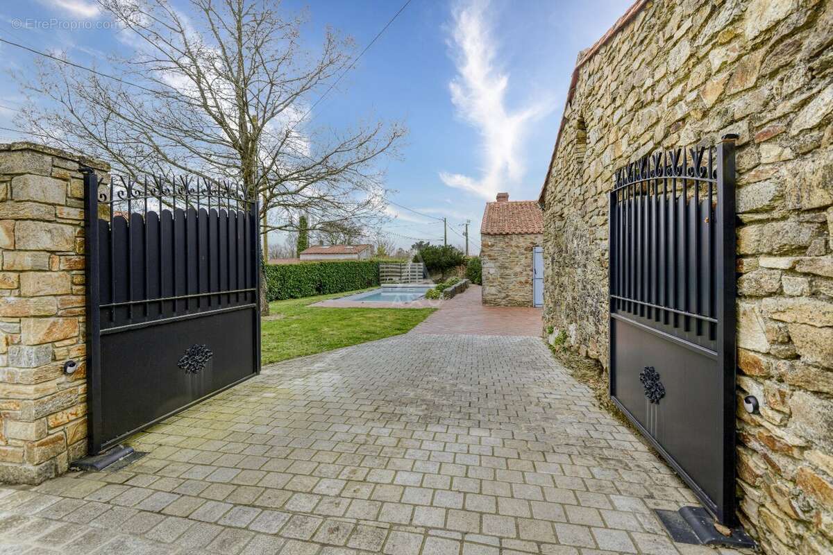 Maison à LE LANDREAU