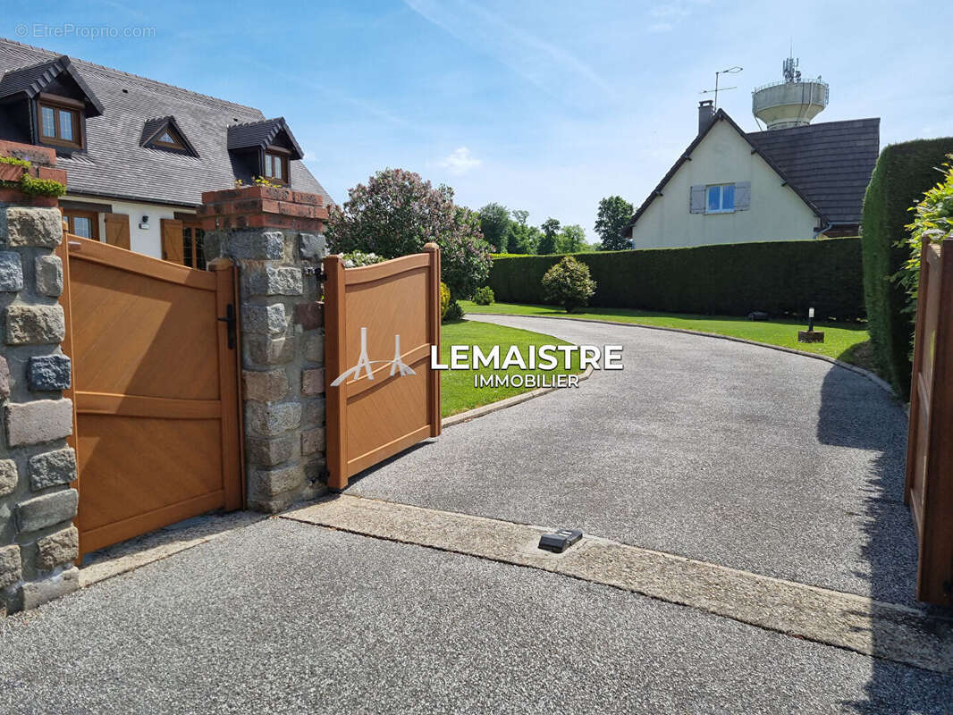 Maison à SAINT-ROMAIN-DE-COLBOSC