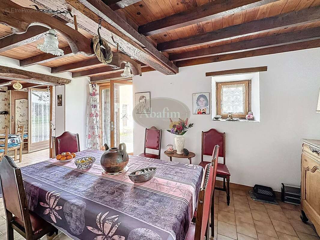 Maison à TRIE-SUR-BAISE