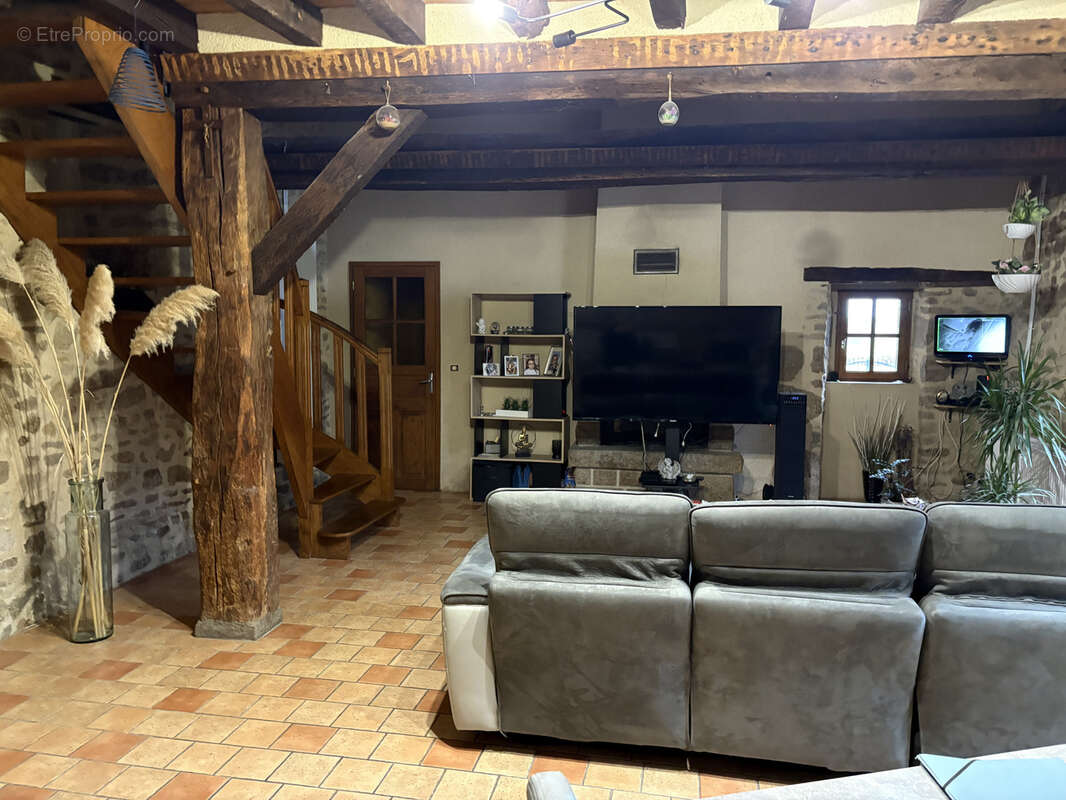 Maison à SAINT-AUBIN-FOSSE-LOUVAIN