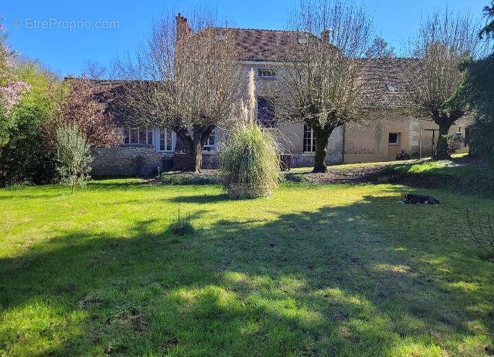 Maison à MEUSNES