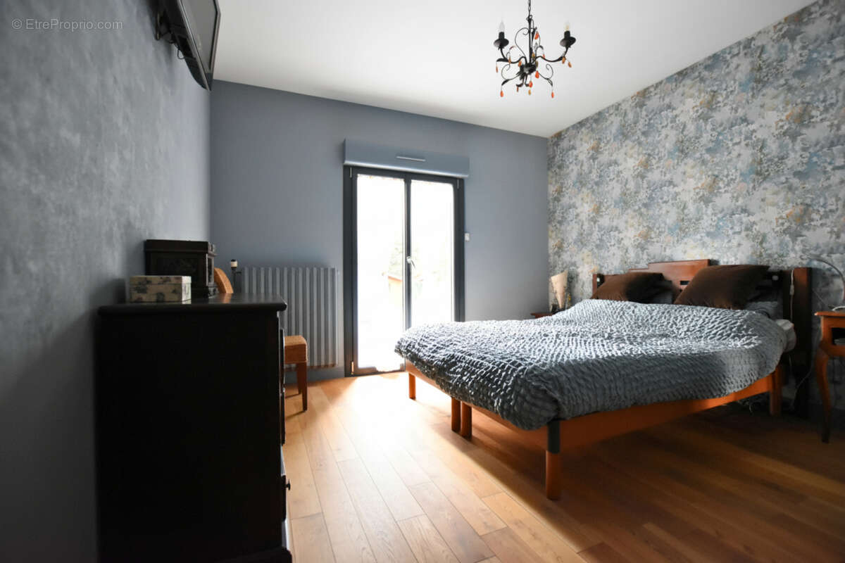 Maison à LES ESSARTS-LE-ROI