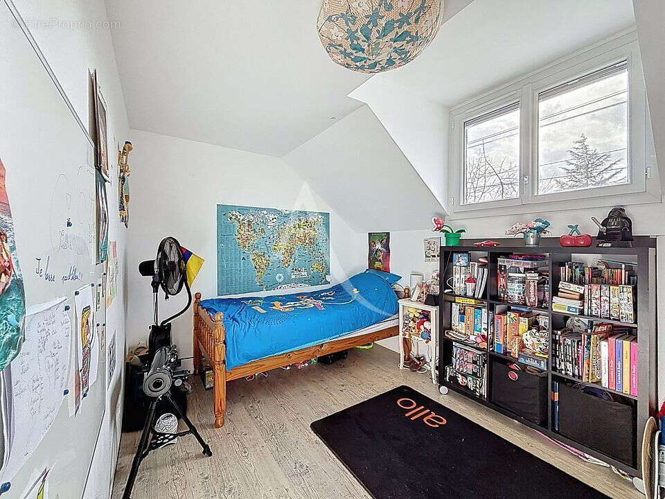 Maison à SAINT-BARTHELEMY-D'ANJOU