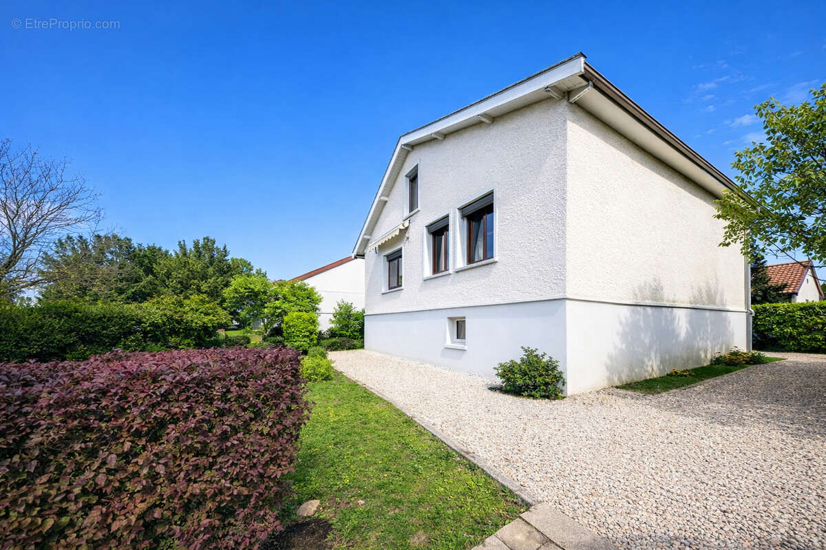 Maison à CRIMOLOIS