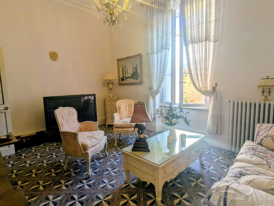 Maison à OUPIA