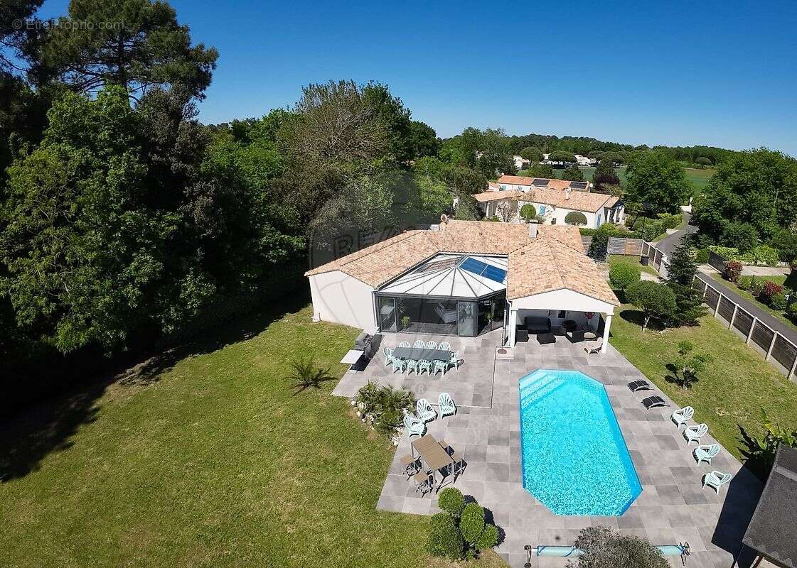 Maison à LES MATHES