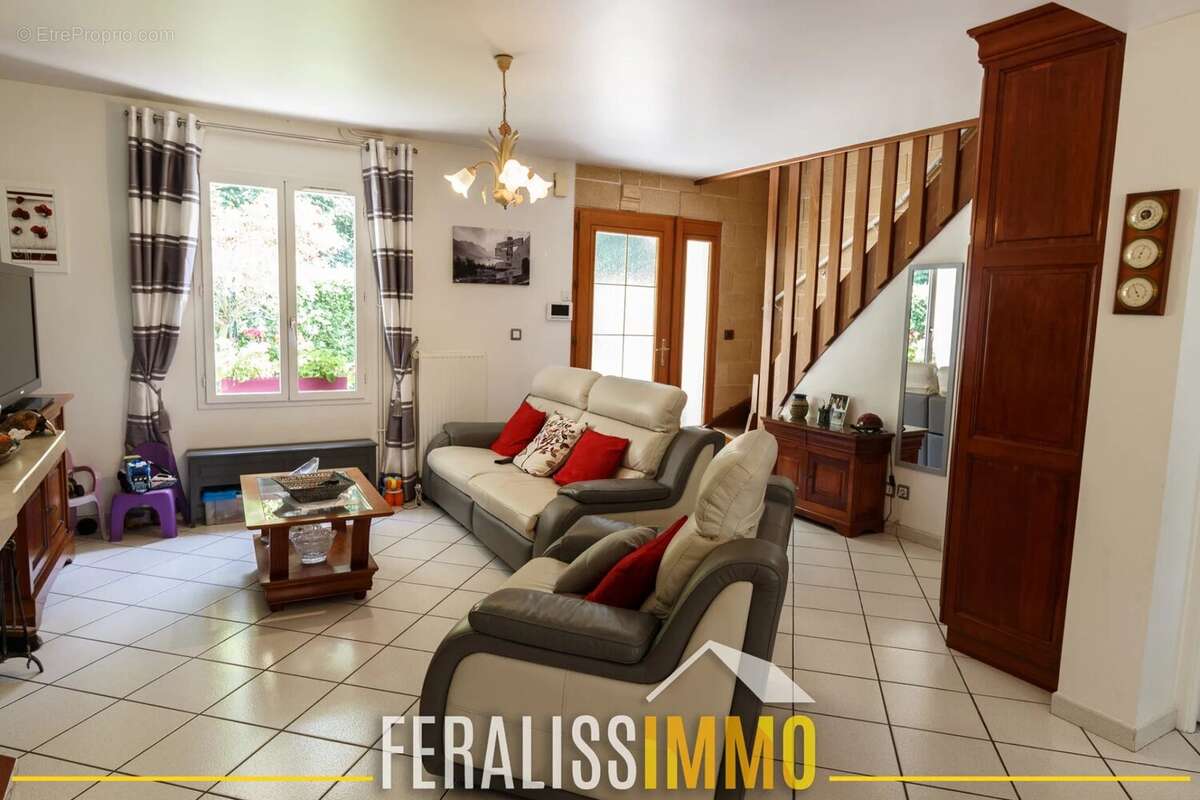 Maison à MENUCOURT