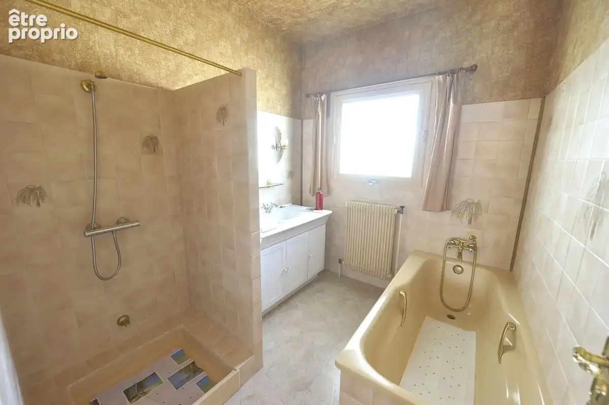 Maison 192 m² à Saint-Georges-De-Didonne  - photo 5